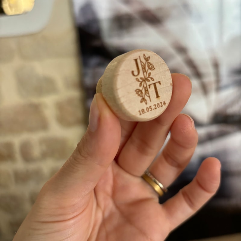 Bouchons à vin en bois personn - Wedding Supply List avis et prix